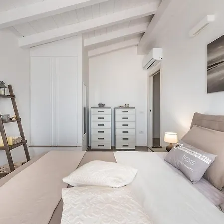 Rodani - Unforgettable Sunrise Villa